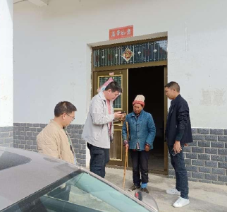万峪河乡人社中心：上门送服务 真情暖人心