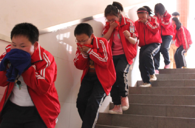 房县实验小学：开展消防演练 普及消防知识