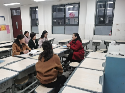 县实验小学：夯实新课标  践行新理念