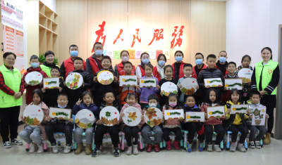 房县思源实验学校：志愿陪伴情暖童心