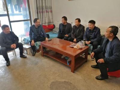 房县中医院开展“下察解暖”实践活动