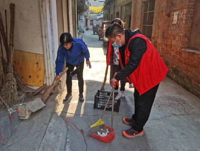 房县农经中心：助力创文在行动  志愿服务暖人心