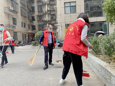 房县行政审批局：“清洁房县”文明创建志愿服务进小区