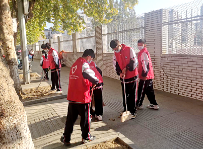 创建文明城市 房县城关一中在行动