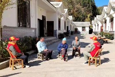 房县供电公司：电力“红马甲” 情系福利院送爱心