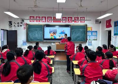 房县实验中学开展心理健康教育主题班会