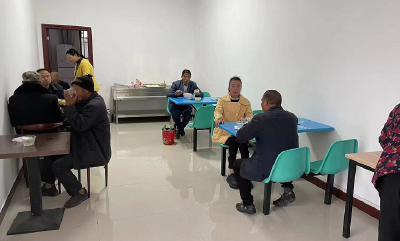 化龙堰镇：小小爱心餐  撑起幸福梦
