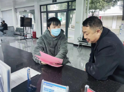 门古寺镇人社中心：政策宣传下乡村 群众解惑心中明
