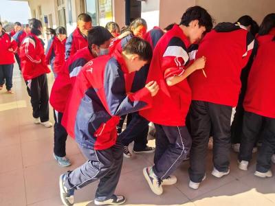 七河中学开展消防应急疏散演练活动