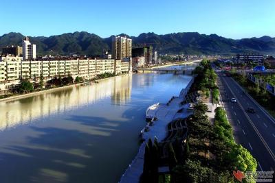 房县民警争分夺秒 从骗子手中“抢”回2.2万余元存款