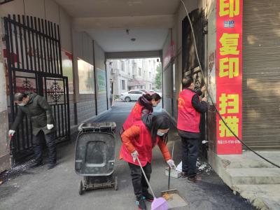 县一中：开展“爱我房县 清洁家园”志愿服务活动