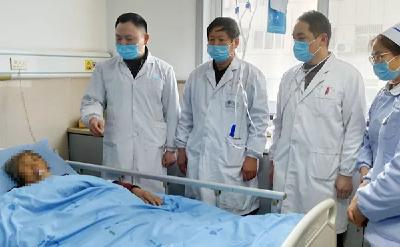 十年负担苦不堪言  专家出招一刀解忧——房县人民医院成功摘除一罕见巨大甲状腺肿瘤