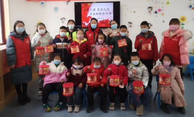 房县妇联：巧手做灯笼 廉洁庆元旦