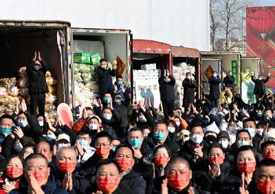 中央领导同志慰问老同志