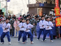 房县正月十三民间文艺大巡游