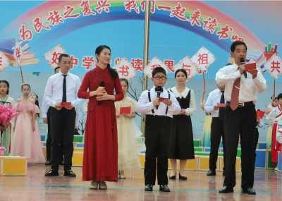 房县实验小学：点燃读书激情 共建书香校园