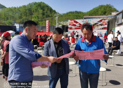 追寻红色足迹， 汲取奋进力量——房县野人谷镇教育党支部赴万峪河红色教育基地开展主题党日活动