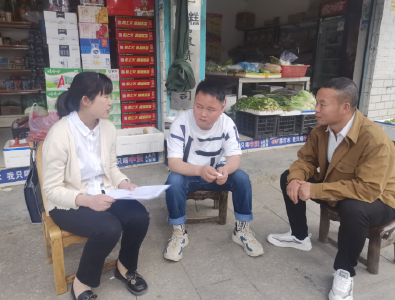 回龙乡人社中心：政策送上门 服务送到家