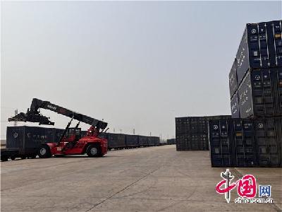 中老铁路首次实现单日客货运量双破“万”