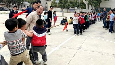 “趣味运动 快乐成长”  ----- 秦口小学开展趣味运动会