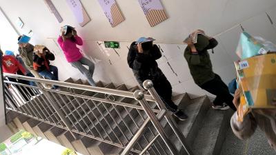 土城镇龙坪小学开展防震演练暨安全教育活动