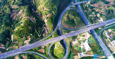 价值两万元的无人机失而复得 失主欲酬谢被婉拒