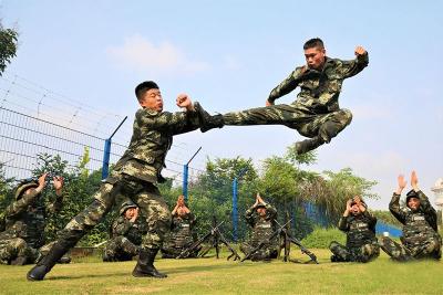 两代“00后”的青春交响