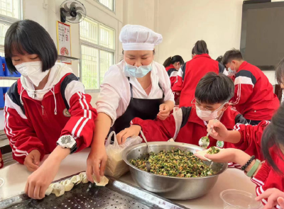 巧手包饺子，劳动最光荣——城关四中开展包饺子劳动实践活动