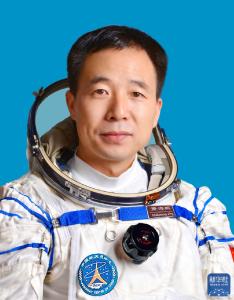 英雄为国再出征——记神舟十六号航天员