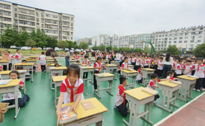 县东城小学举行“好习惯伴我行”主题教育活动
