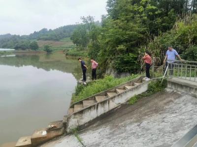 县财政局扎实做好防汛抗旱工作