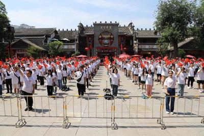 万名学子游十堰系列活动走进房县