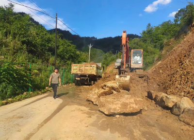 军店镇：干群同修“垮方路”，成果共享暖民心