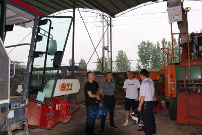 房县农机服务中心：凝心聚力谋求发展  真抓实干完成“答卷