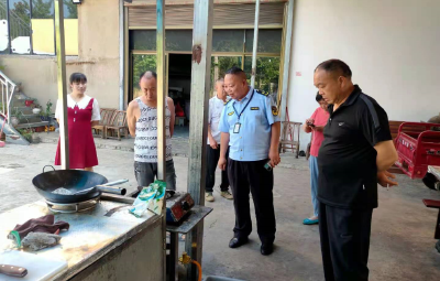 青峰镇：开展燃气隐患排查 拧紧燃气“安全阀”