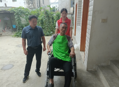 化龙堰镇：助残辅具送上门  真情关爱暖人心