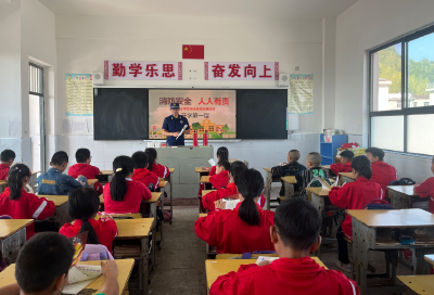 房县消防救援大队：消防宣传进校园 上好“开学第一课”