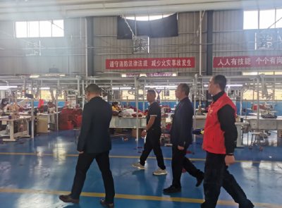 房县司法局：公法服务进企业  暖心援助促发展