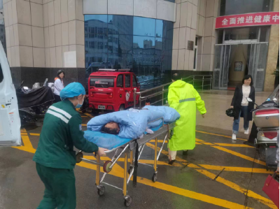 房县人民医院: 国庆我在岗，健康守护如日常