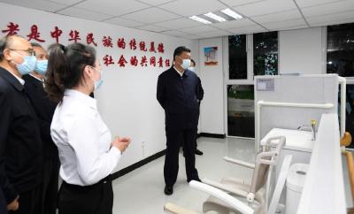 习近平谈妇女工作：发挥妇女在社会生活和家庭生活中的独特作用