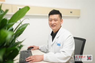 十堰人医传统中医针灸科昨日正式开诊 全天共诊断治疗150余人，还有外地患者慕名求诊