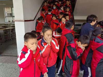 房县实验小学：守护成长消防“童”行