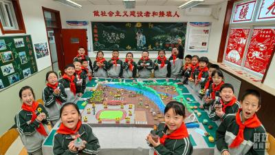 时政现场说丨习爷爷参加的“特别班会”