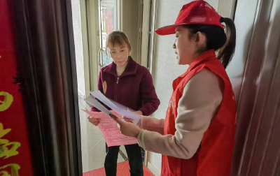 房县工商联：叩开居民之门  拂进文明之风 