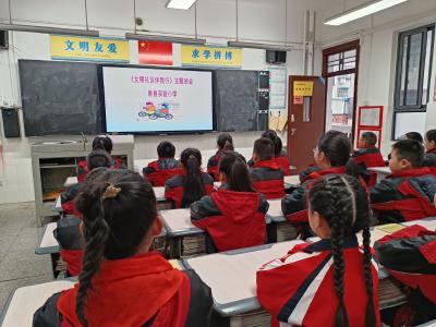 实验小学：创礼仪学校  做文明学生