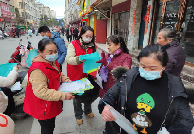 十堰市生态环境局房县分局开展公共服务质量进社区、进校园宣传活动