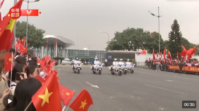 独家视频丨河内：各界人士夹道欢迎习近平到访