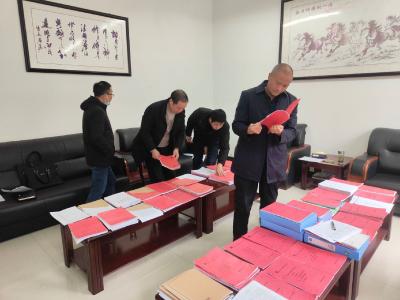 以督查促提升 以考核谋发展——房县教育局到野人谷学校进行年度教育工作督导考核