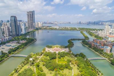 因雨雪天气关闭33个高速收费站 湖北省各地迅速反应加强除冰保畅
