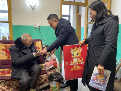 房县供销社：心系老干部  慰问暖人心